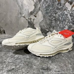 Nike Air Max 98 x Supreme